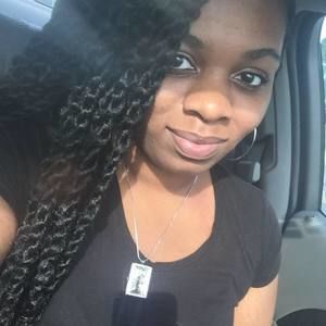 Meet your Posher, Desiree